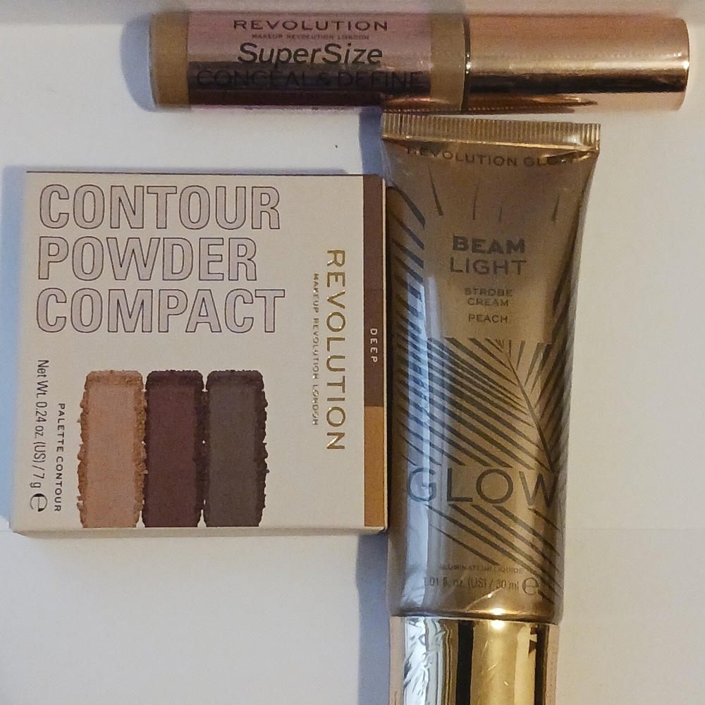Revolution Contour Powder Compact and Beam Light Strobe Cream & Conceler Set